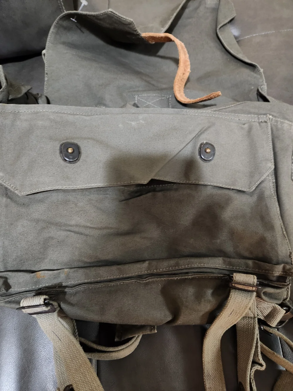 1975 Kombinat Canvas Military-Style Backpack in Olive Green